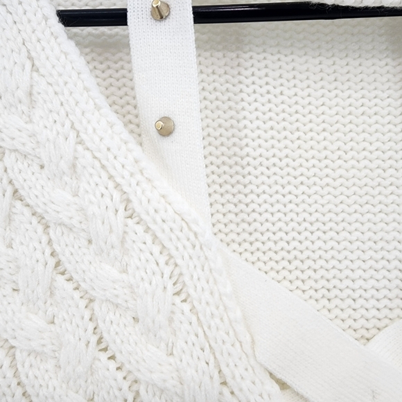 Venus Women's 100% Acrylic Chunky Knit Cutout Neck Sweater - - Picture 4 of 7